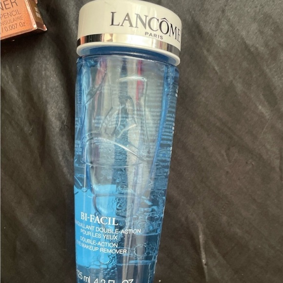 Makeup Bundle - Picture 8 of 9